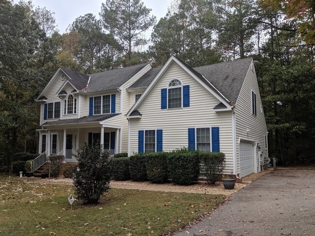 Photo - Huge 4 Bedroom Chester Transitional in Stoney Glen West with 2 Car Garage, $2225.00 p/month!