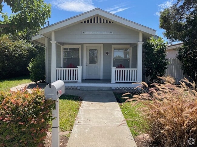 Building Photo - BREA - HISTORIC 2 BEDROOM 1 BATH $3,200 Rental