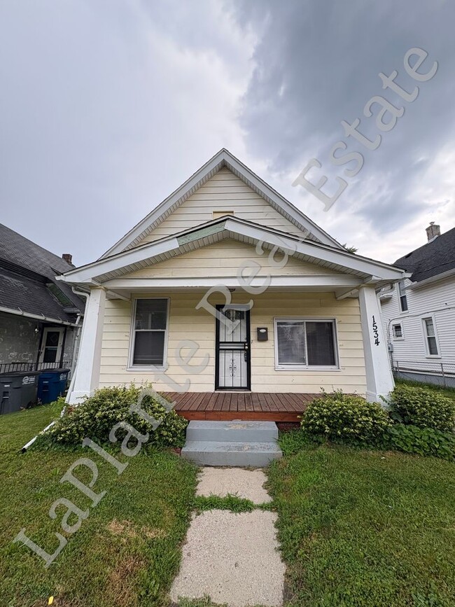 Welcome to this Charming 3-Bedroom Home Ne... - Welcome to this Charming 3-Bedroom Home Ne...