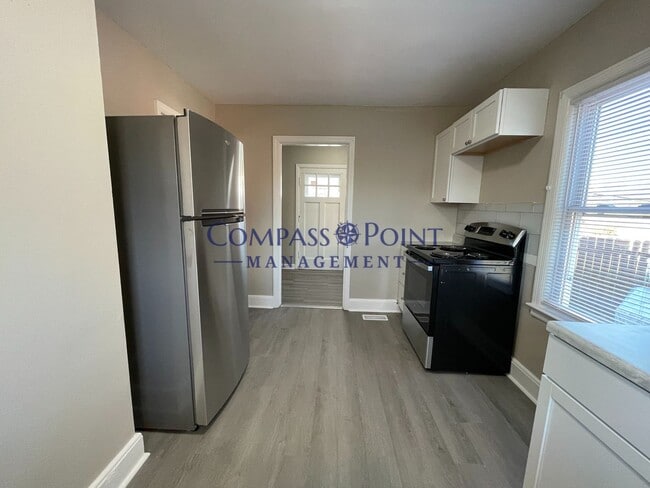 Photo - Remodeled 3 bedroom and 2 bath House! Ready for you! FIRST MONTH RENT FREE!!
