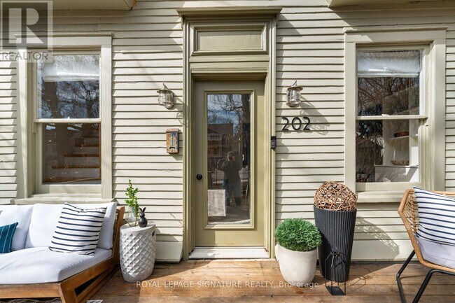 Photo - 202 Silver Birch Ave