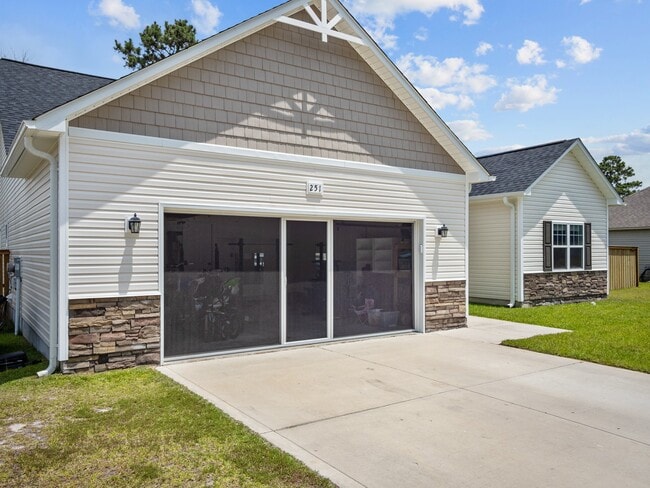 Photo - 251 Breakwater Dr