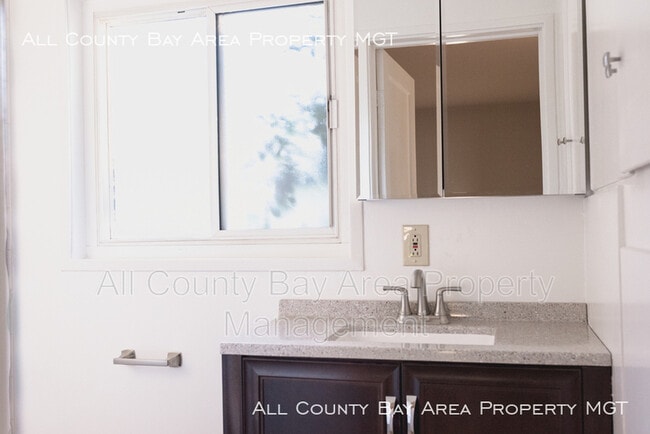 Photo - 823 6th Ave