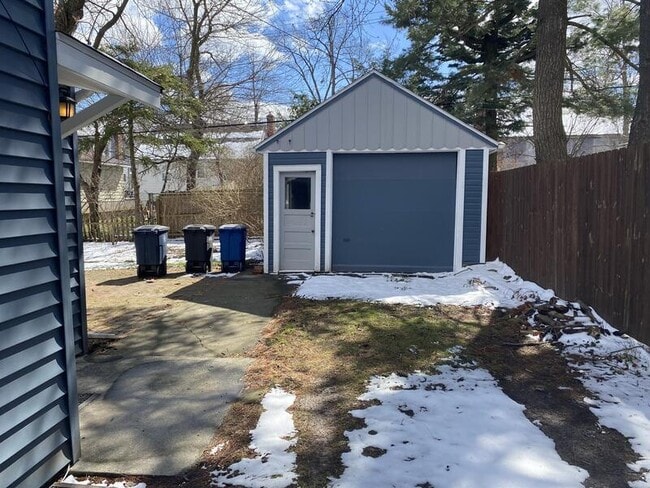 Photo - 601 W Hoover Ave