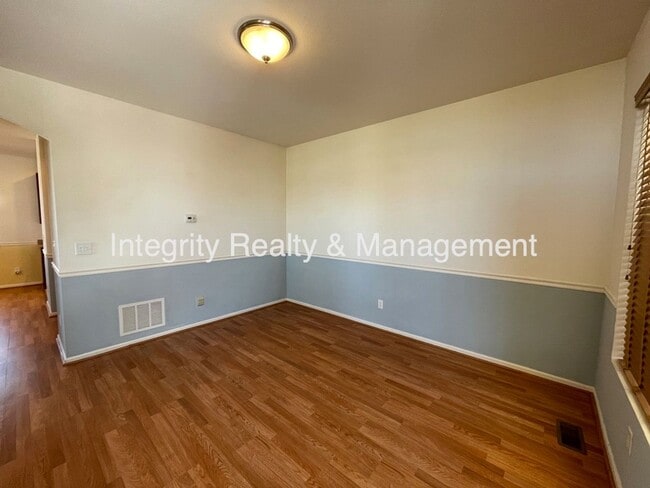 Photo - 1399 Turnberry Pl