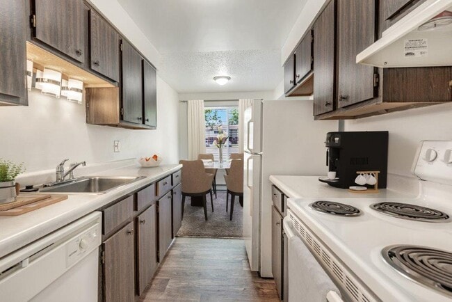 Crossroads Apartment and Townhomes