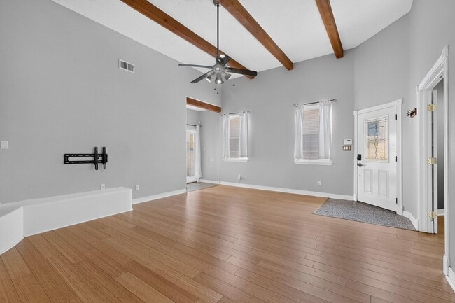 Photo - 9715 Larnaca Rd NE