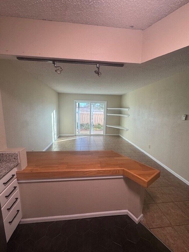 Photo - ONE BEDROOM IN GUNBARREL- ALL UTILITIES IN... Unit 112