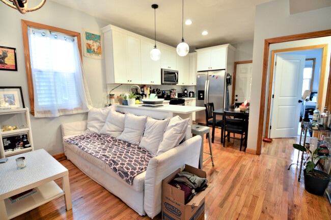 Photo - 179 Putnam St Unit 3