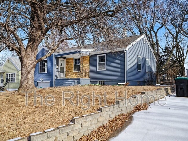 Photo - 3721 N 60th St