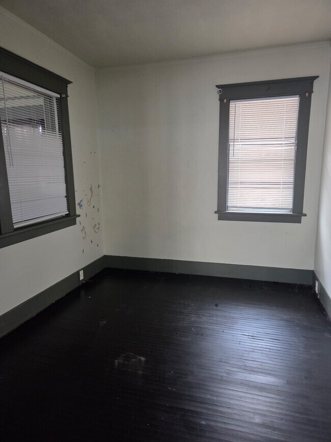 Photo - 429 W Hanssler Pl