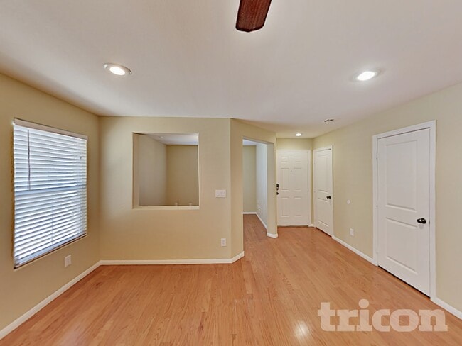 963 Eureka Dunes Ave