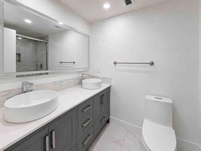Photo - 500 Bayview Dr Unit 232