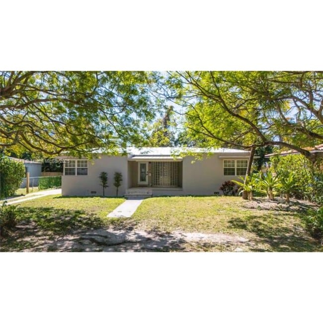 Photo - 250 NE 48th St