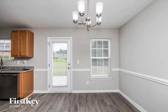 Photo - 541 Havenbrook Way NW