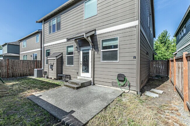 Photo - Amazing 4 bedroom home in Stewart Crossing!