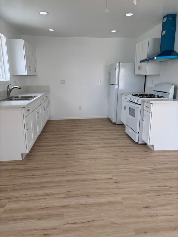 Photo - 12437 Rose Ave