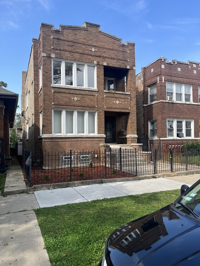 Building Photo - 6404 S Campbell Ave Unit 2