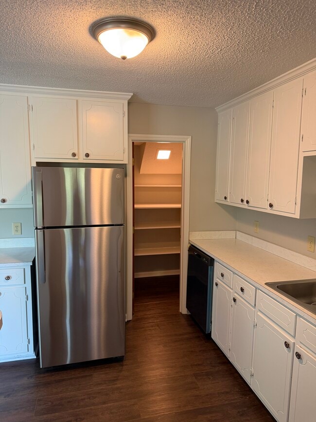 Photo - 2104 Fairview Rd