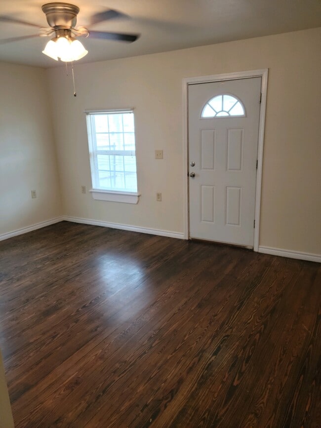 Photo - 307 S Berry St