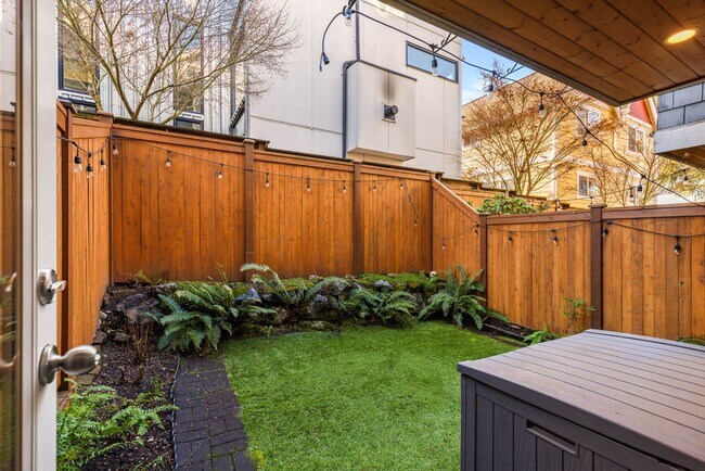 Photo - 1621 E Fir St