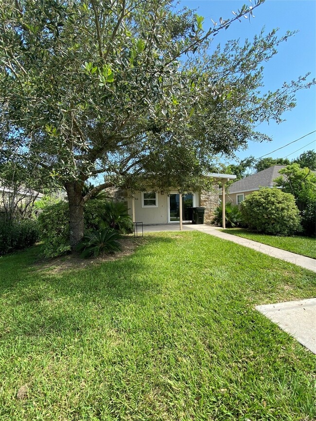 3815 Putnam Dr