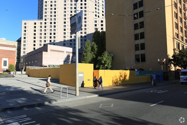 Photo - Four Seasons