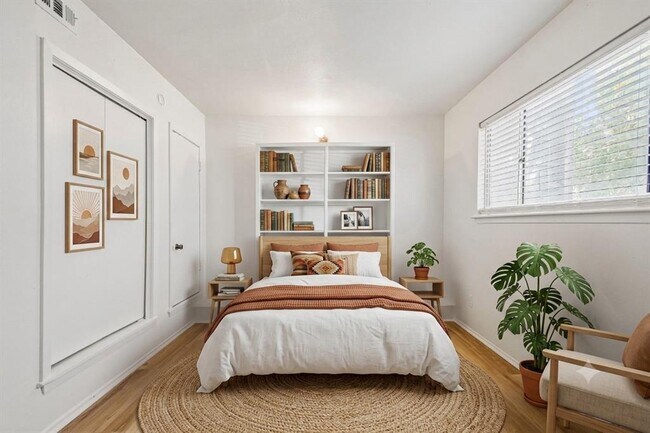 Photo - 2413 Leon St Unit 104