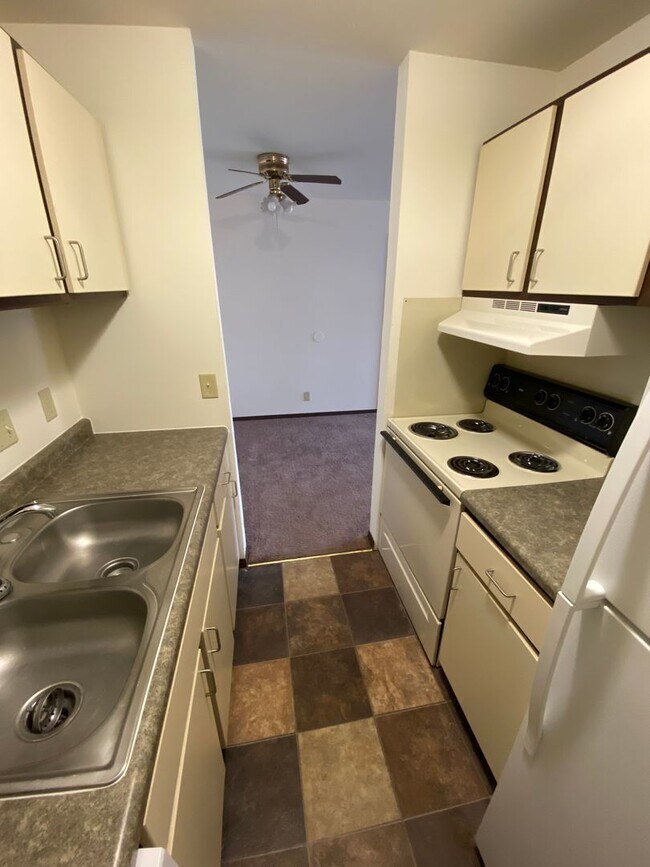 Village Apartments (St. Pt.) OffCampus Housing, Stevens Point, WI