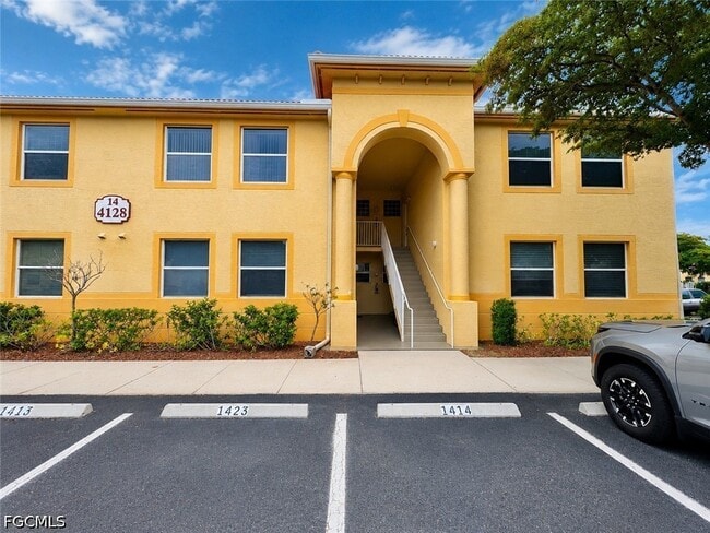 Building Photo - 4128 Bellasol Cir Unit 1424