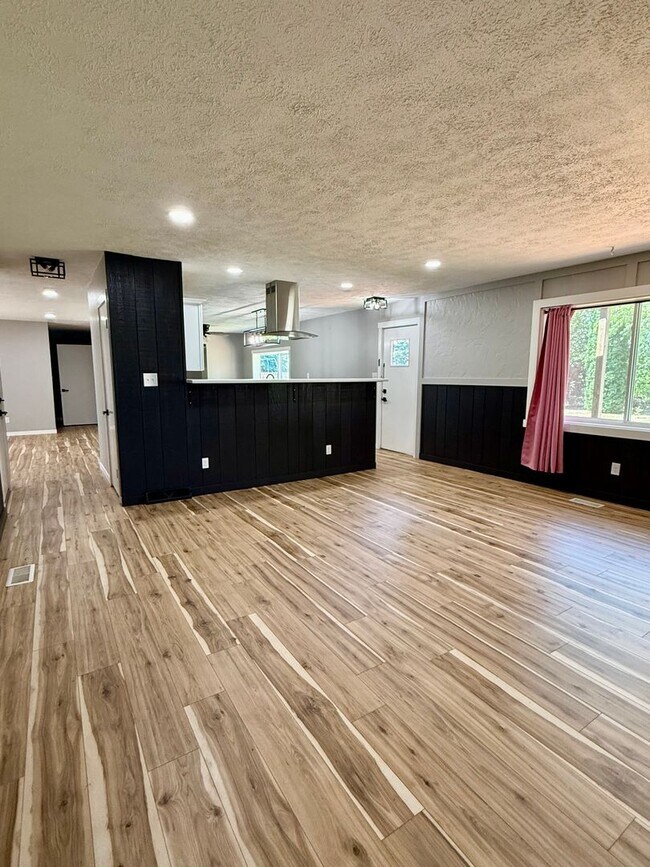 Photo - Three Bedroom Home in Schoolcraft