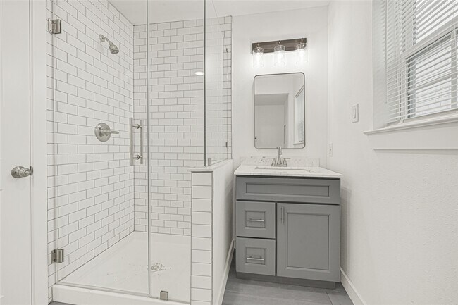 Photo - 6620 Lawndale St Unit 2