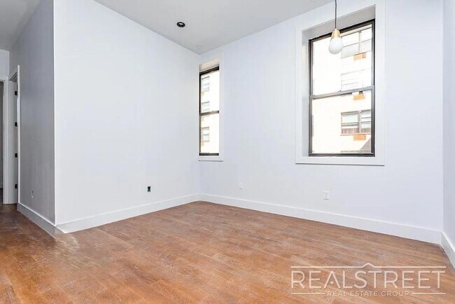Photo - Charming 1-bedroom, 1.5 bath duplex apartment conveniently located near the Knickerbocker M stop at Unidad 1D