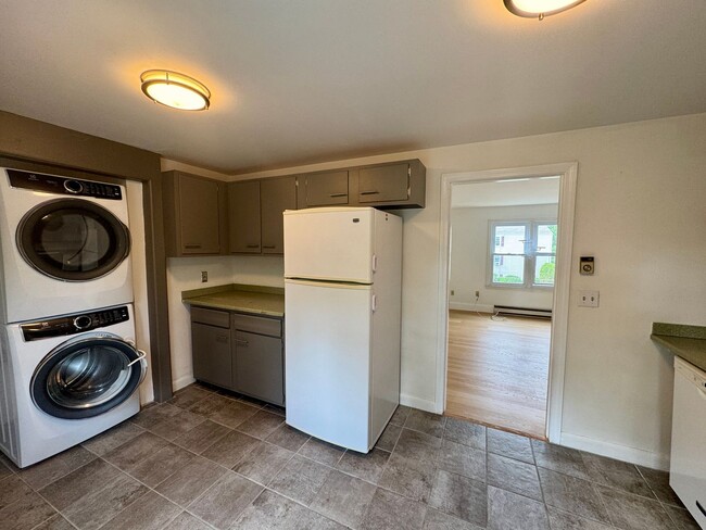 Photo - 27 Minott St