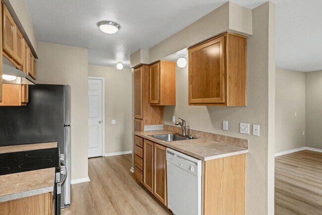 Photo - The Apartments at Cinnamon Lakes