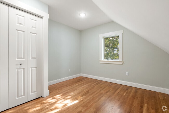 Building Photo - 58 Otis St Unit 2 Rental