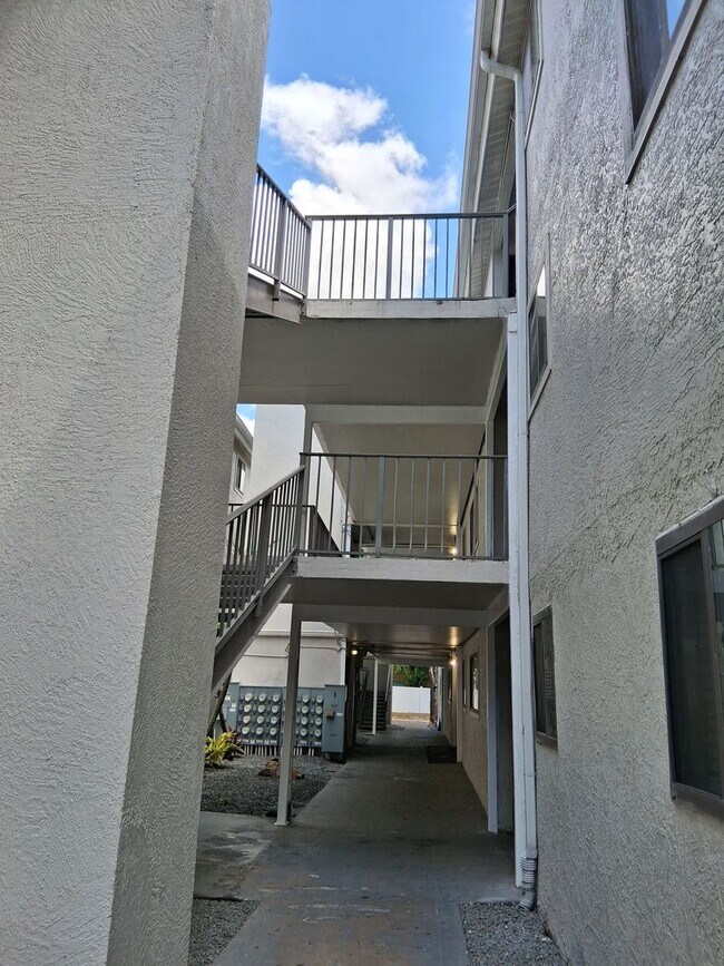 Photo - Nice condo with building Elevator, large patio Heard of Carrollwood