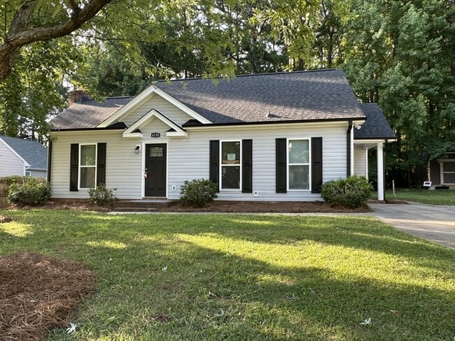 Photo - 6135 Sunbridge Ct House