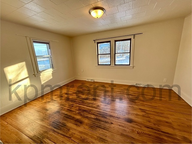 Photo - 606 5th Pl SE