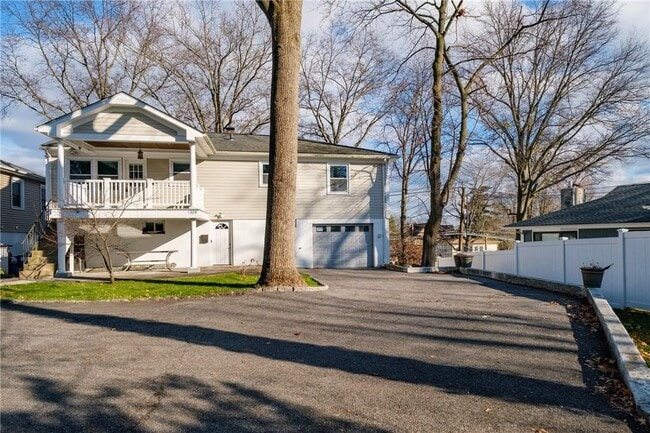 Photo - 1320 Mamaroneck Ave Casa