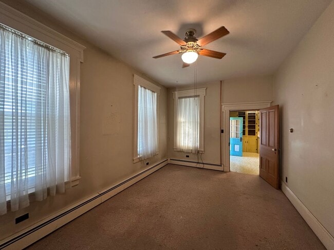 Photo - Large 5 Bedroom House For Rent in Maytown