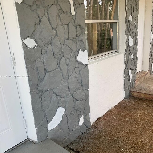 308 NW 9th St