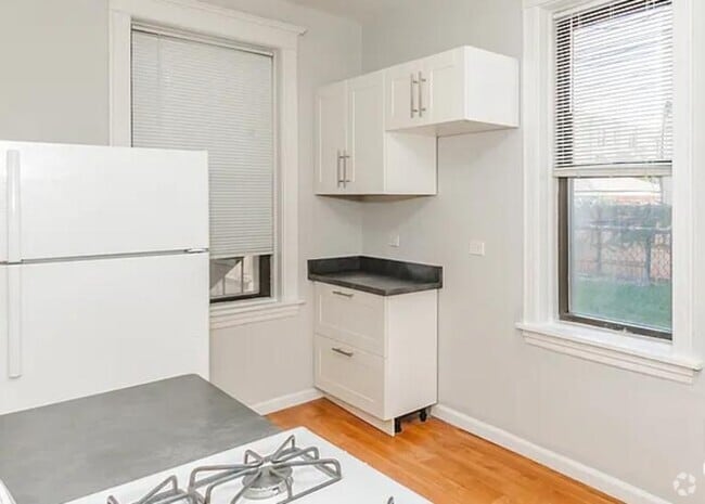 Building Photo - 1007 N California Ave Unit #  03R Rental
