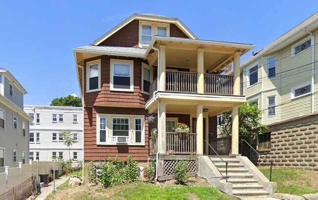 Building Photo - 25 Tip Top St Unit 2