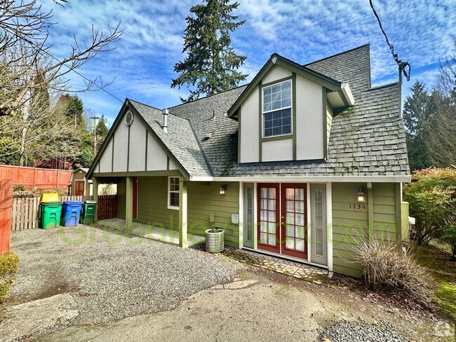 Building Photo - Country Cottage in the City Rental