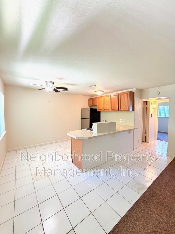 Photo - 1439 E Saginaw Way