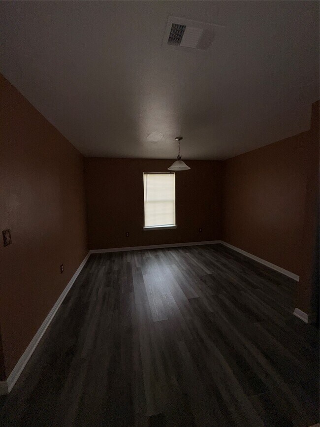 Photo - 6717 Hawthorne Rd