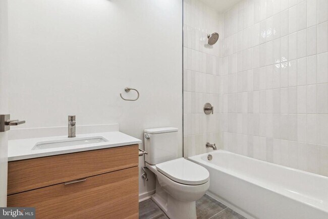 Photo - 245 N 12th St