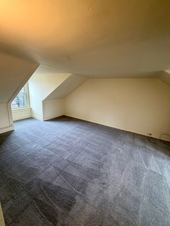 Photo - 230 Crystal St Unit 3