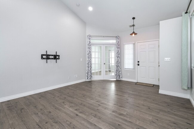 Photo - Bright & Airy 3 Bed/2 Bath with Attached Garage